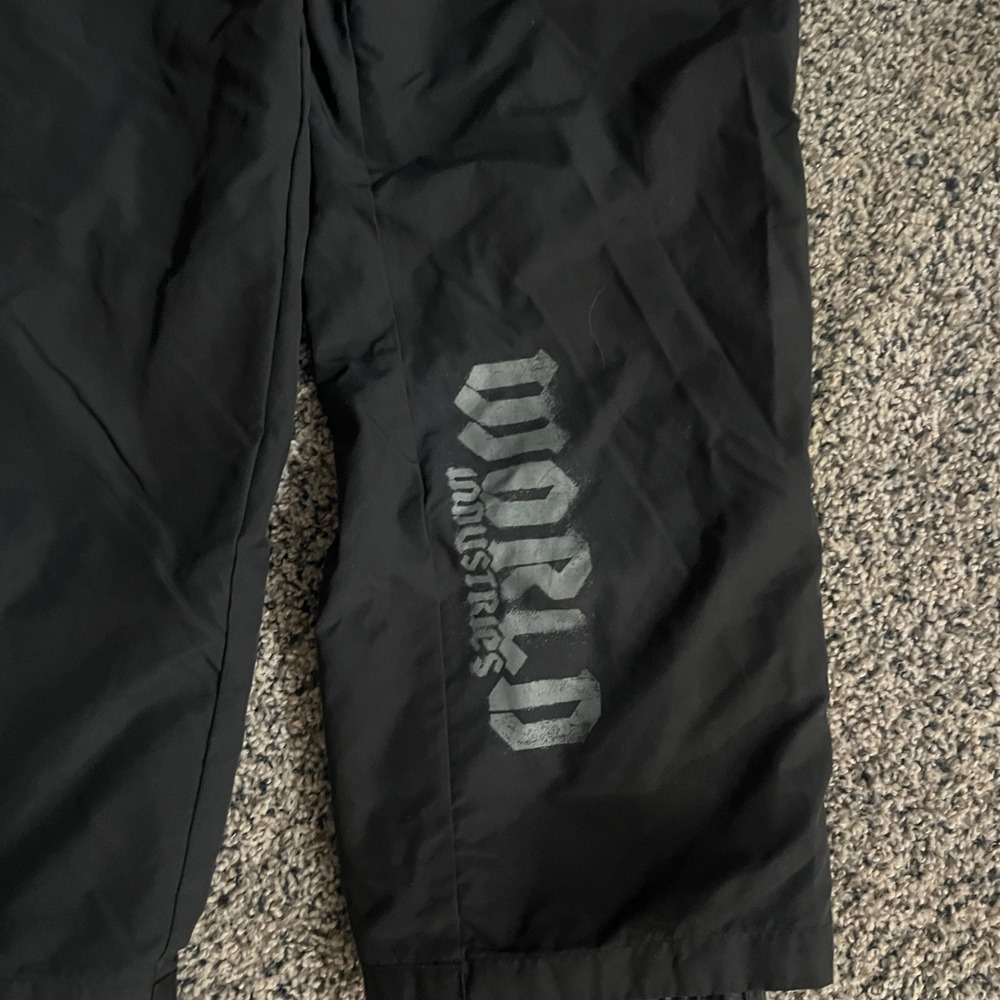 World Industries Outerwear Blk Snow Pants Youth Medium not insulated adjustable - Picture 3 of 10